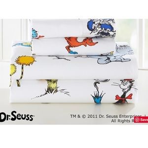 Pottery Barn Kids Dr Seuss set set twin , 1flat, 1 fitted , 1 pillowcase NWOT
